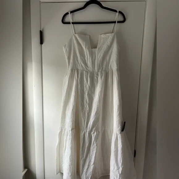 NWT Lulu’s Simplicity and Sweetness White Sleeveless Tiered Midi Dress Wedding - Picture 9 of 15